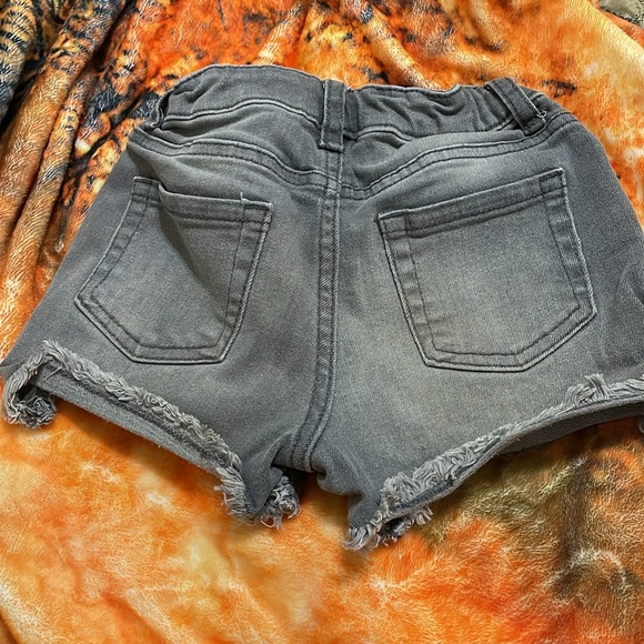 Shorts - Picture 3 of 3